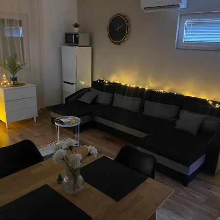 Panorama Apartment *