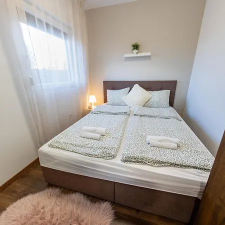 Panorama Apartment *